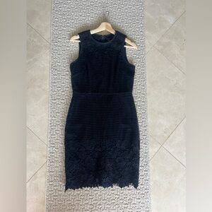ANN TAYLOR Navy Crochet Lace Overlay Sheath Sleeveless Dress